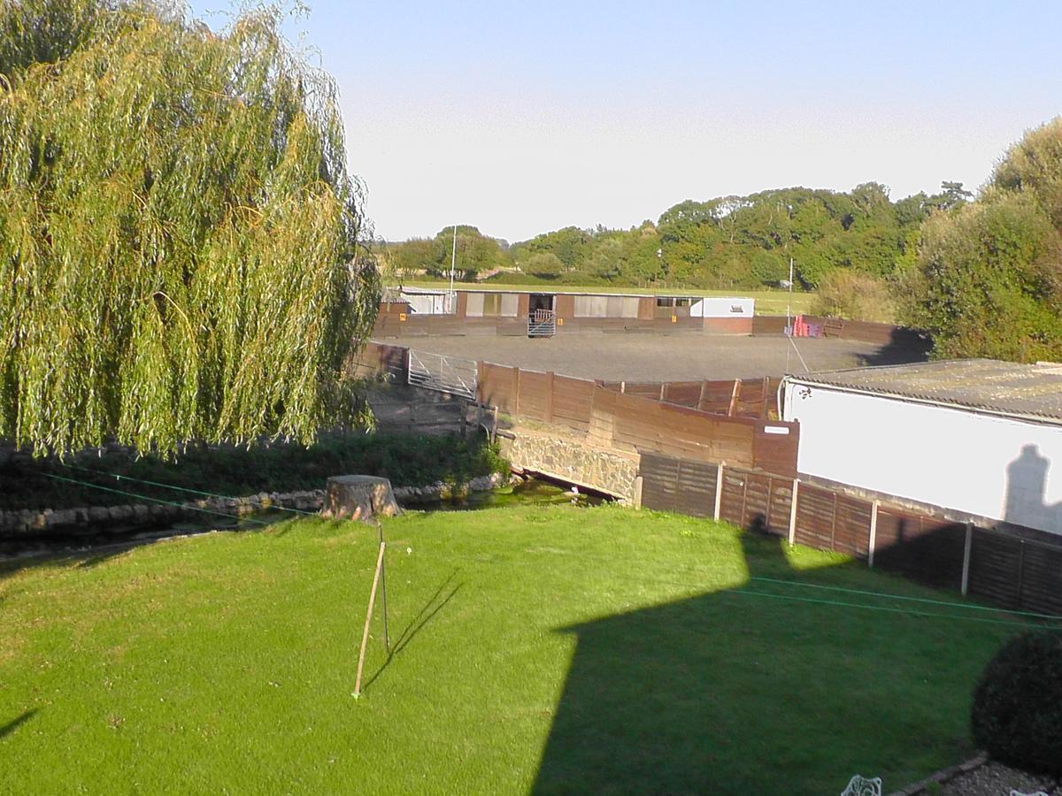 Willowbrook Riding Centre Chichester Exterior foto